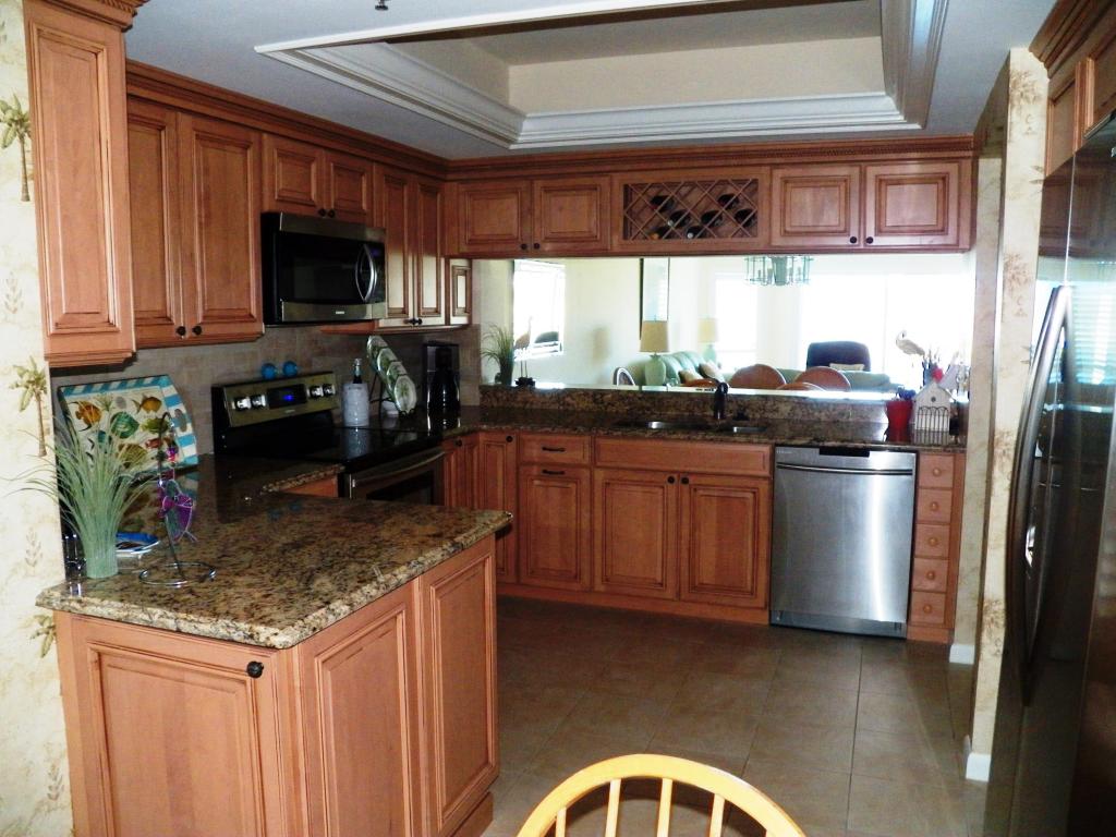 185 NE Edgewater Drive, Stuart, FL 34996