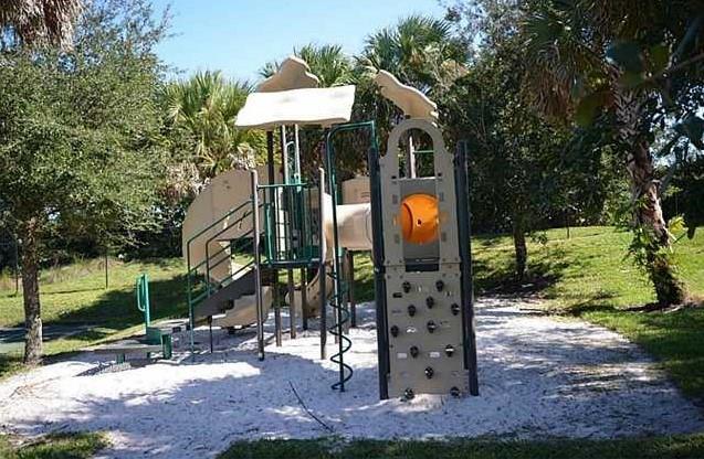 395 SW Walking Path, Stuart, FL 34997