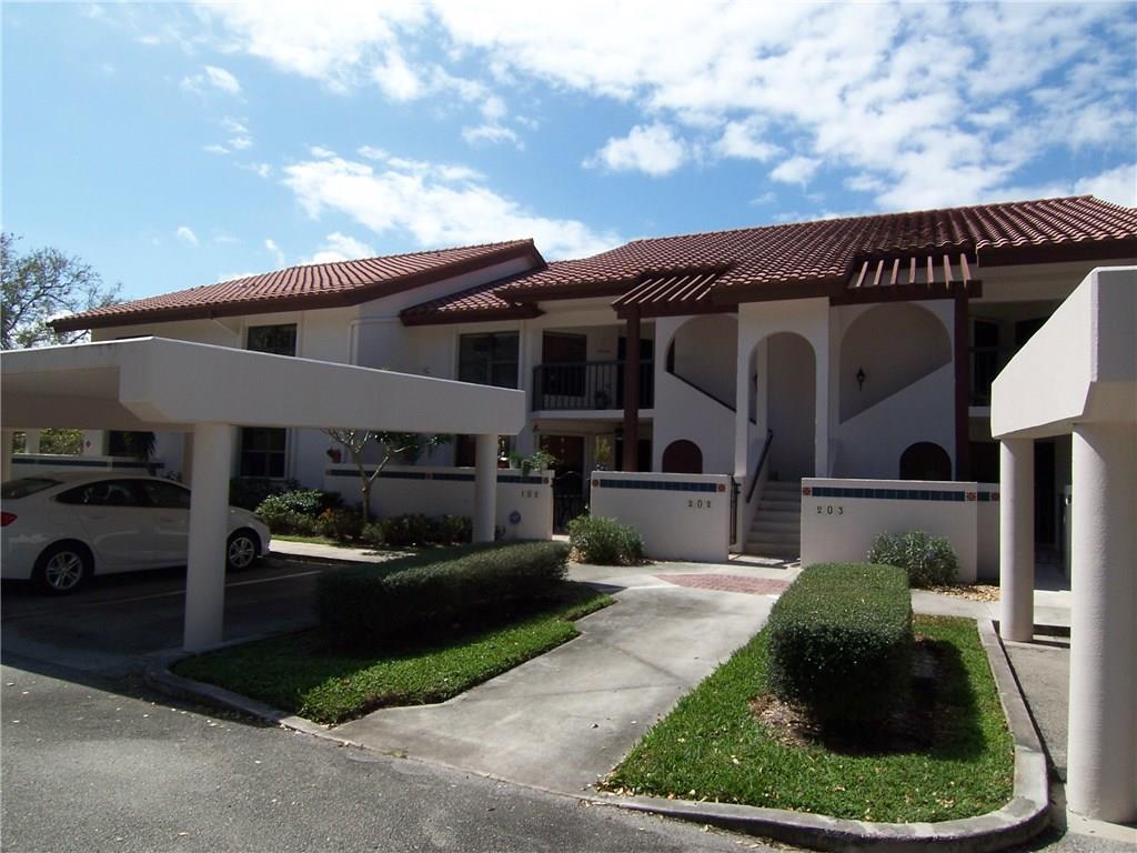 6050 SE Martinique Drive, Stuart, FL 34997