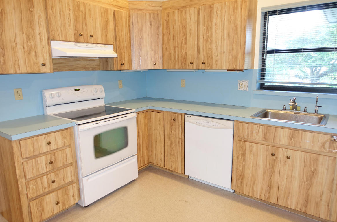 3712 SE Starboard Lane, Stuart, FL 34997