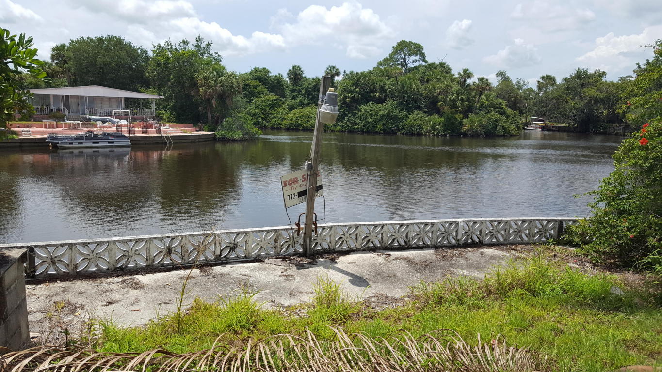 7690 SE Fork River Dr, Stuart, FL 34997