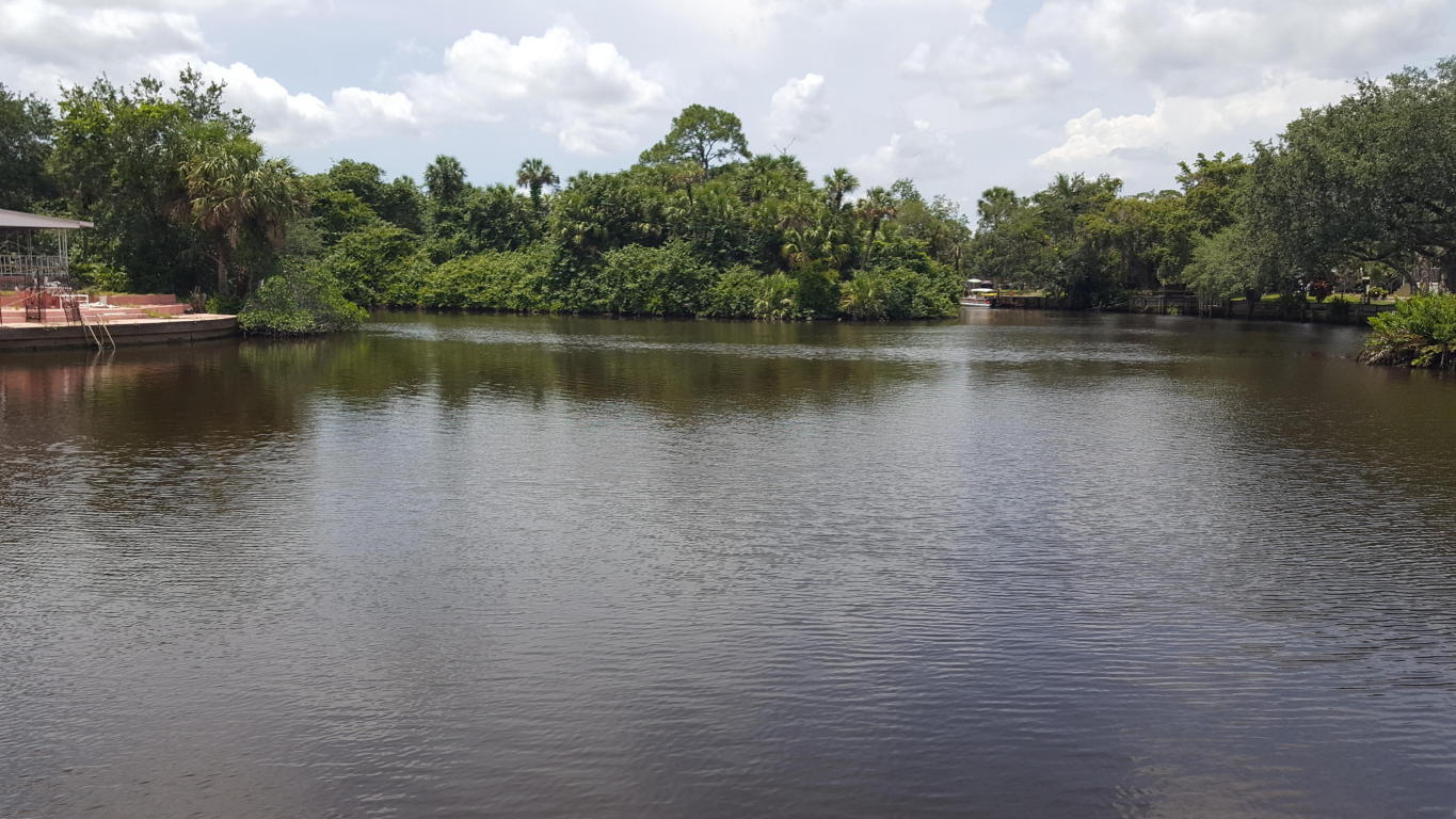 7690 SE Fork River Dr, Stuart, FL 34997
