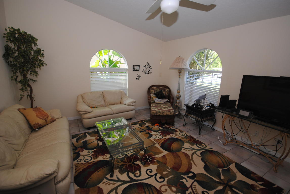 5927 SE Grafton Drive, Stuart, FL 34997