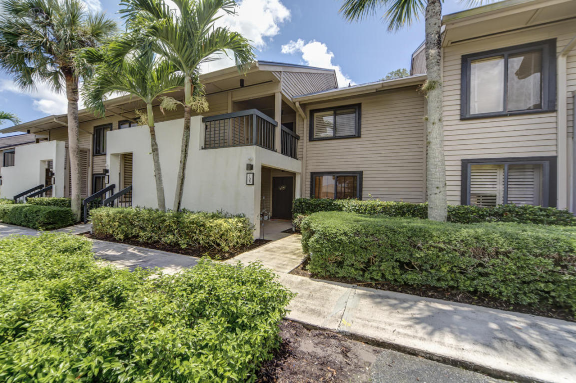 5152 SE Club Way, Stuart, FL 34997