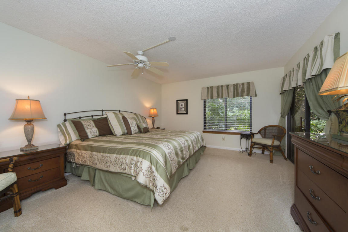 5152 SE Club Way, Stuart, FL 34997
