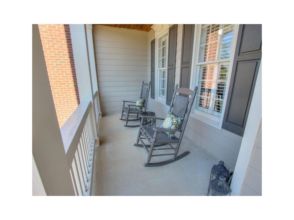 385 Eagles Pass, Alpharetta, GA 30004