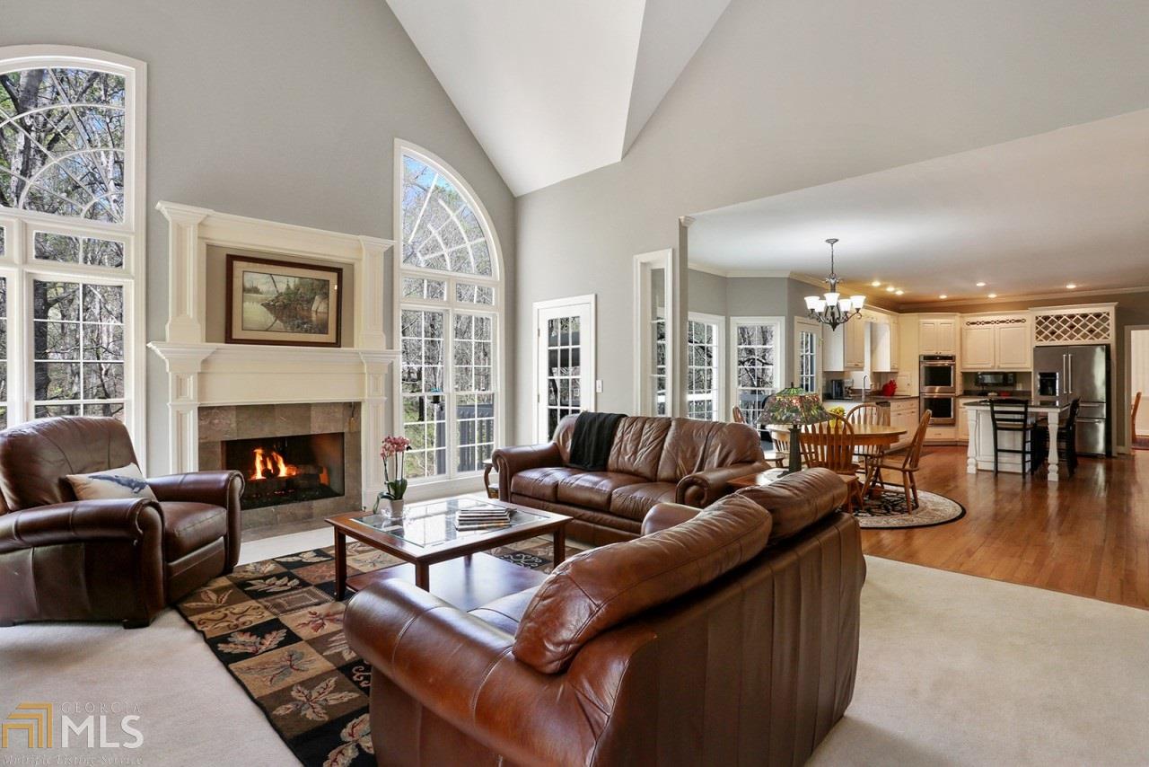435 Gunston Hall Dr, Alpharetta, GA 30004