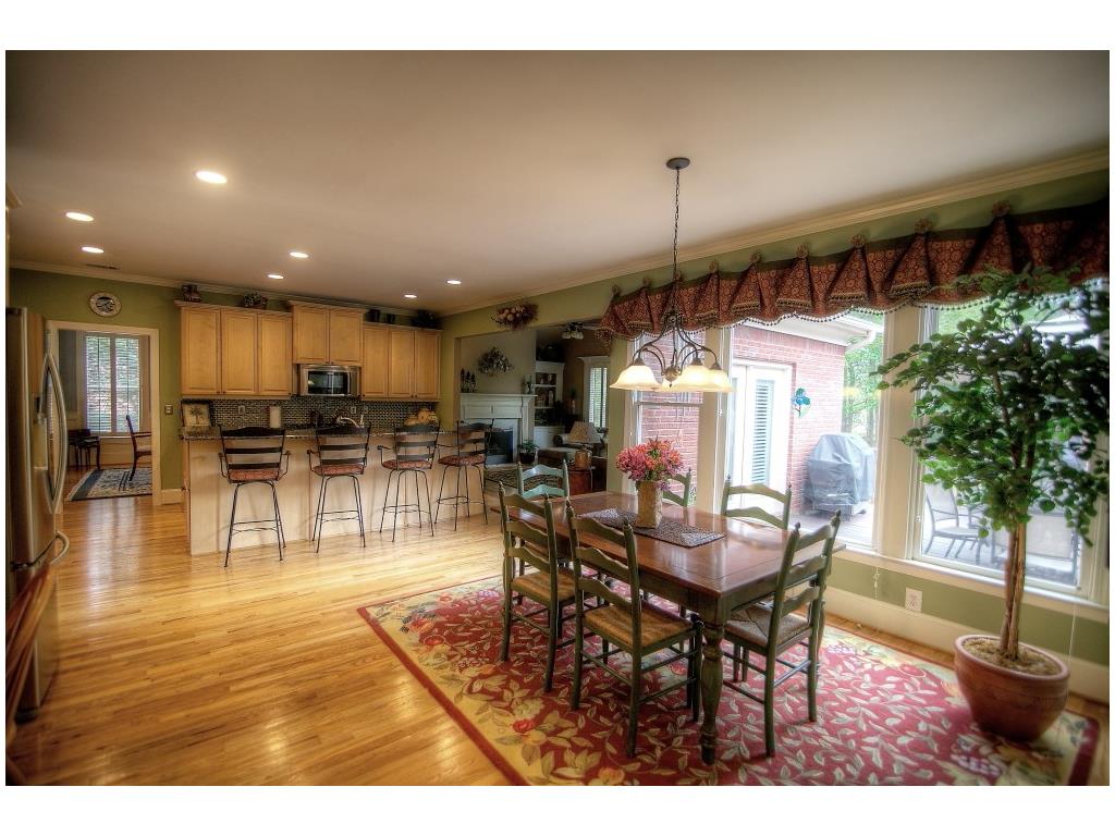 305 Oakhurst Leaf Drive, Milton, GA 30004