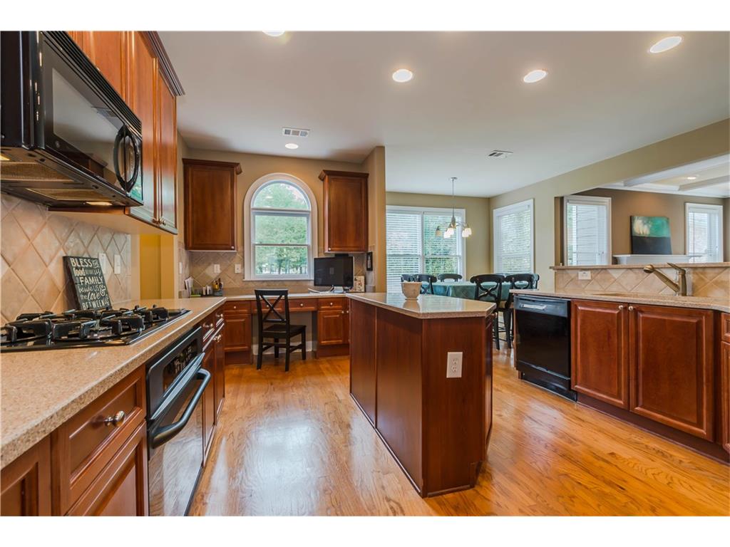 215 Foxthorne Way, Alpharetta, GA 30005
