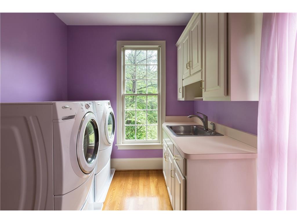 9020 Laurel Way, Johns Creek, GA 30022