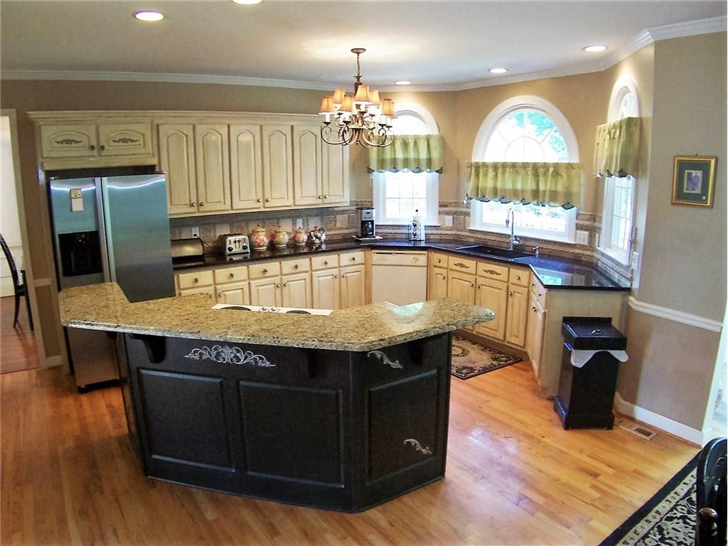 1095 Seale Drive, Alpharetta, GA 30022