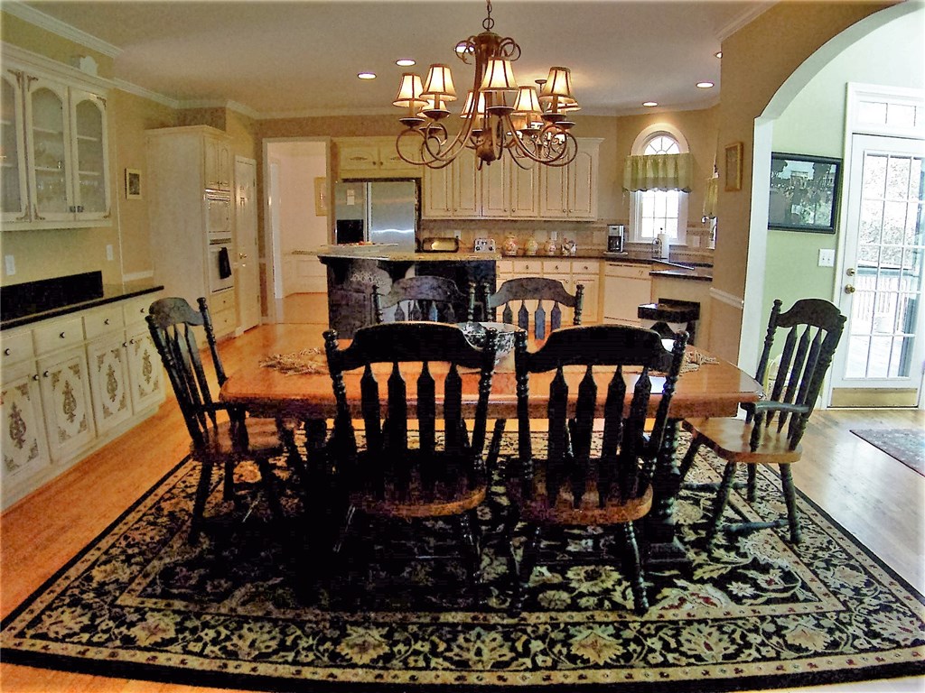 1095 Seale Drive, Alpharetta, GA 30022