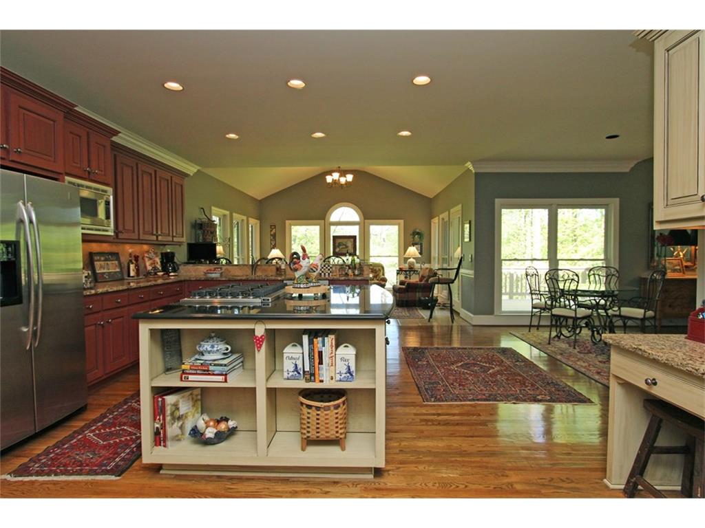 9965 Farmbrook Lane, Alpharetta, GA 30022