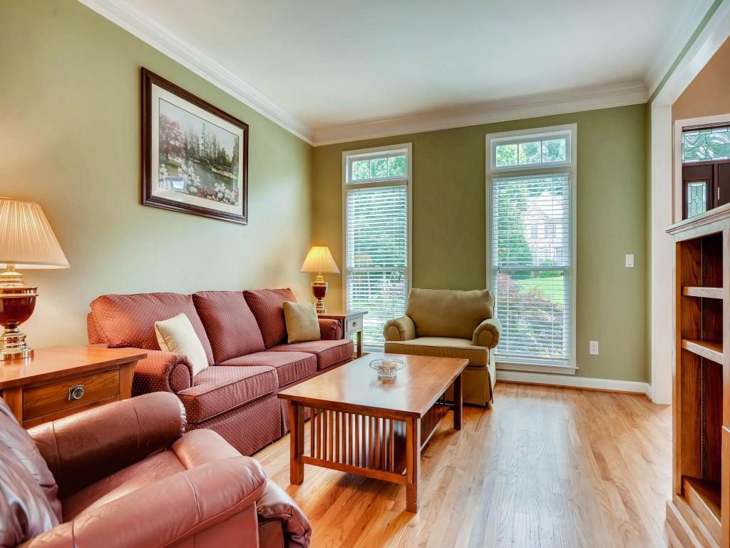 812 Lakemere Crest, Suwanee, GA 30024