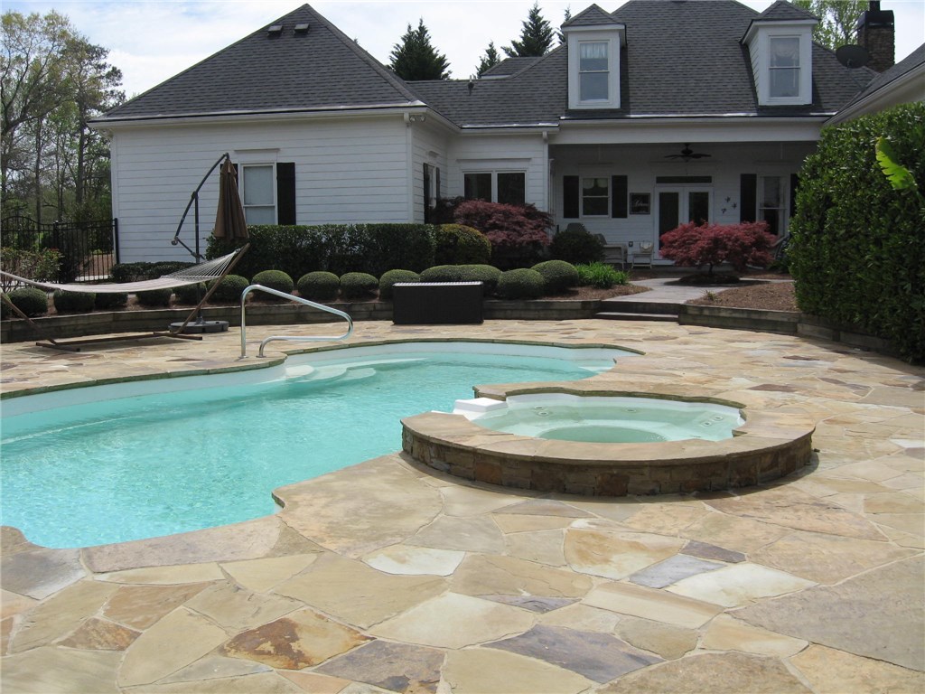 3950 Ineal Drive, Cumming, GA 30028