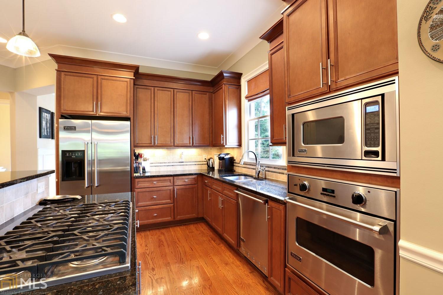 3 Candler Grove Ct, Decatur, GA 30030