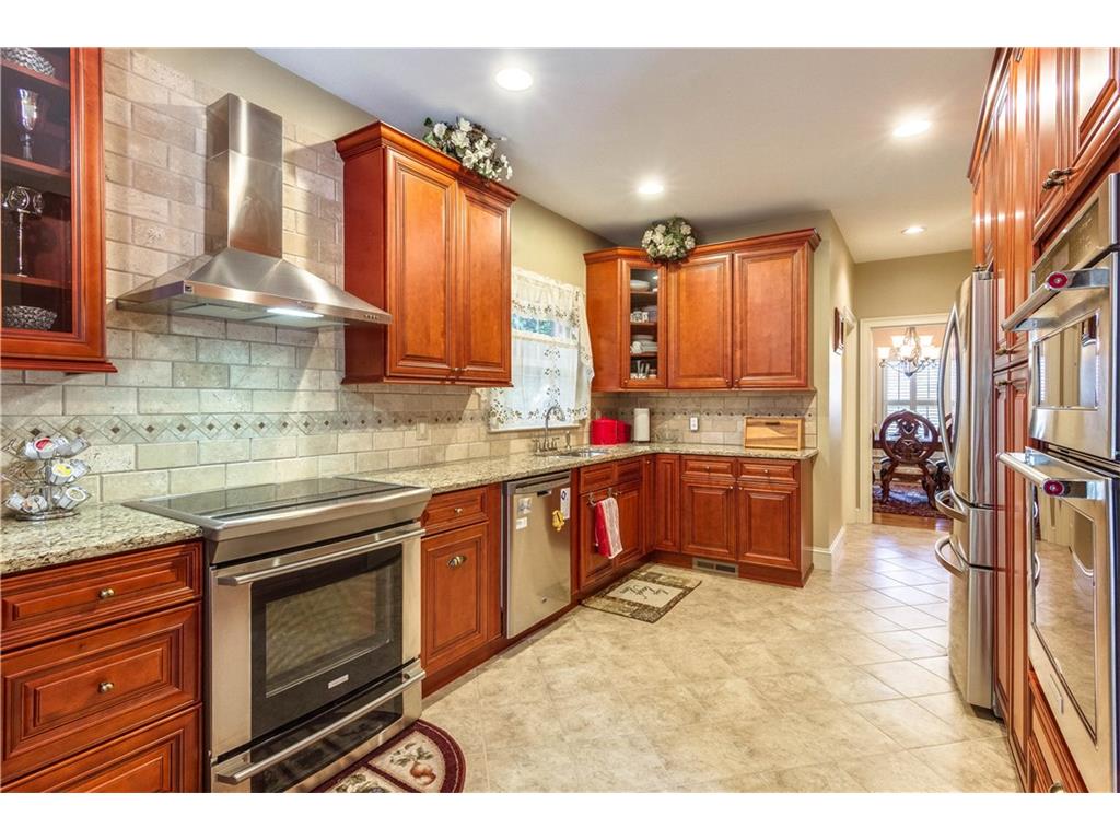 27 Downshire Circle, Decatur, GA 30033