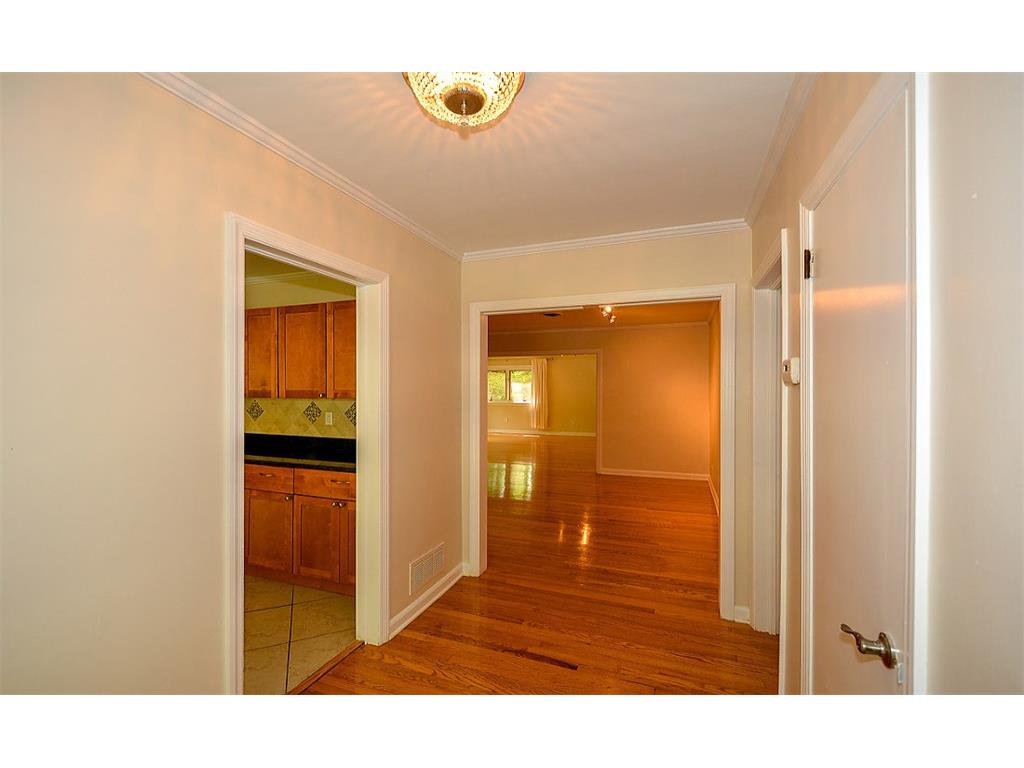 960 Vistavia Circle, Decatur, GA 30033