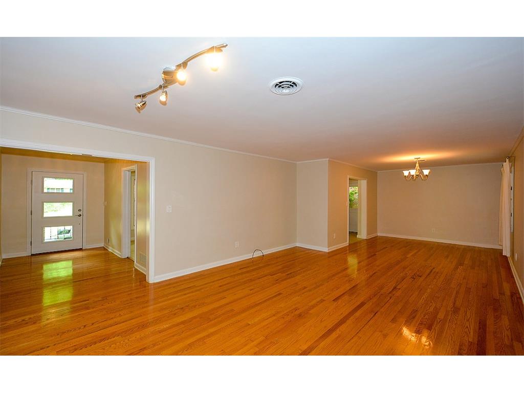 960 Vistavia Circle, Decatur, GA 30033