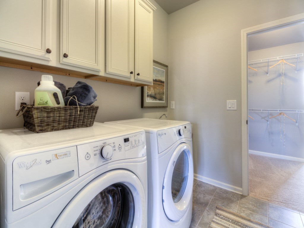 2787 Oak Glen Manor Road, Decatur, GA 30033