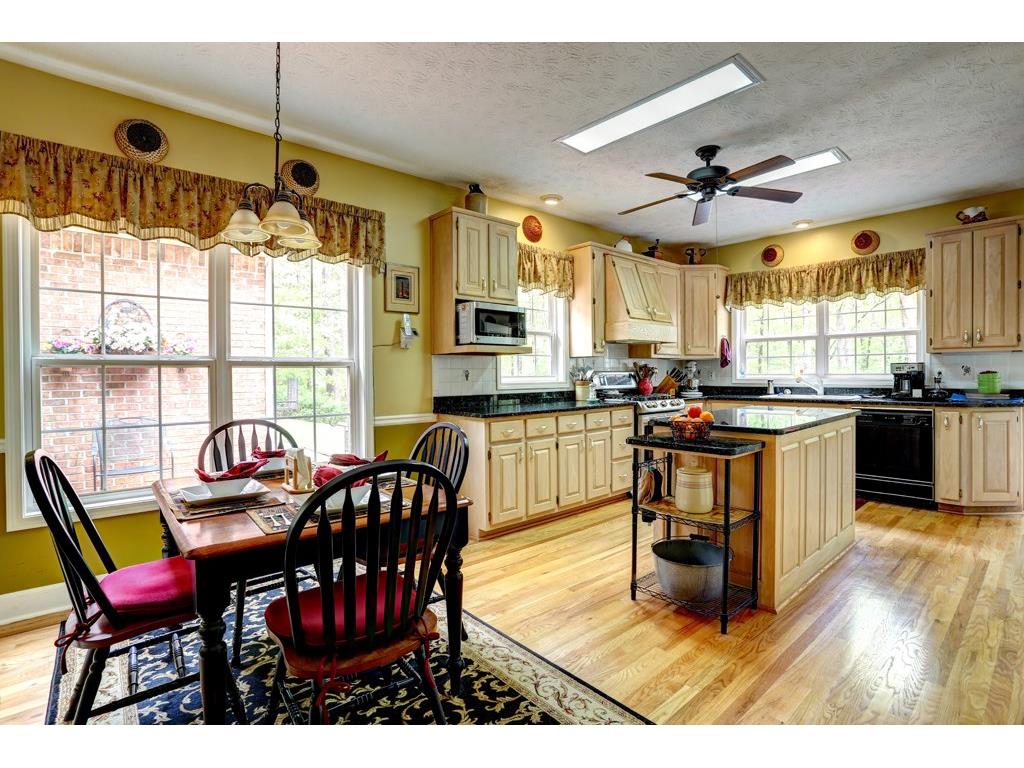 790 Blackberry Trail, Lawrenceville, GA 30043