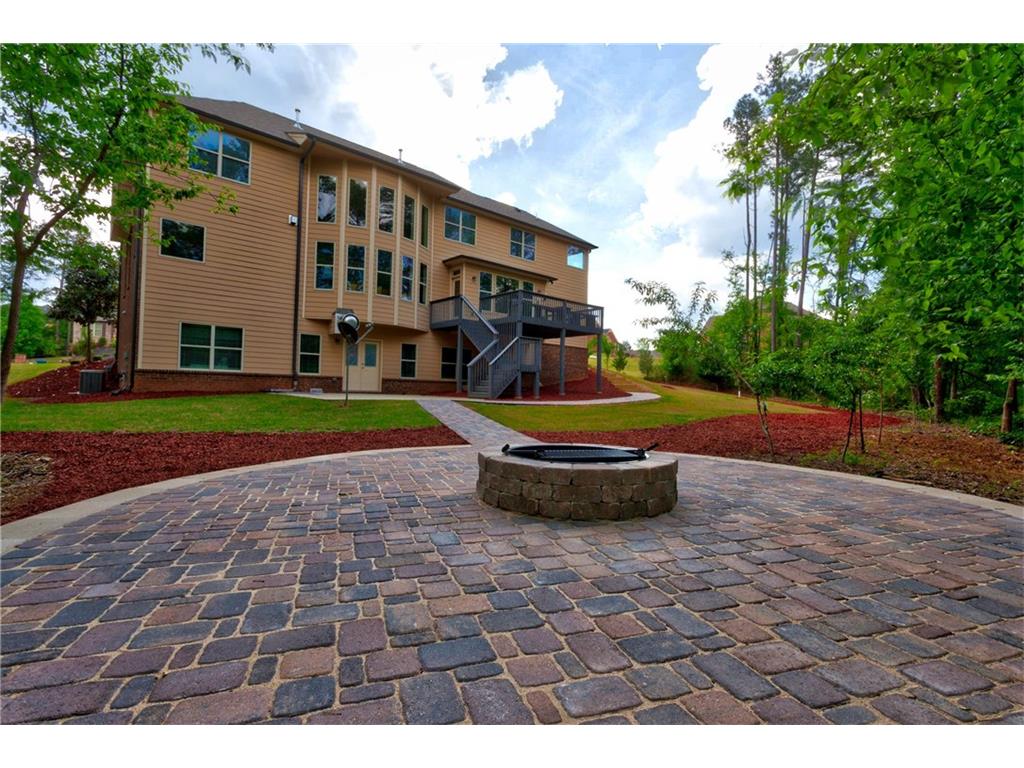 921 River Estate Road SW, Lilburn, GA 30047