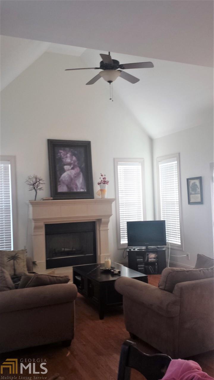 810 Kennedy Ct, Loganville, GA 30052