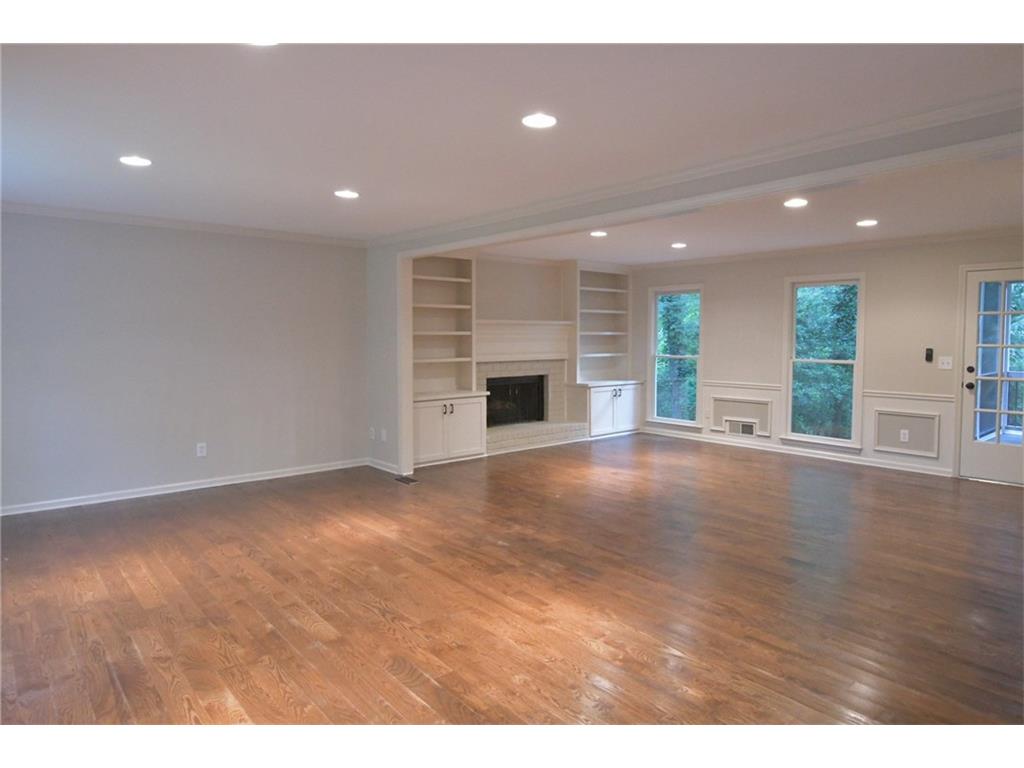 5395 W Bank Drive, Marietta, GA 30068