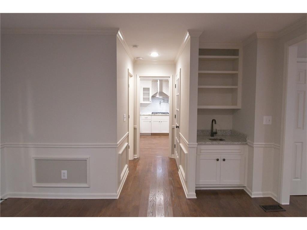 5395 W Bank Drive, Marietta, GA 30068