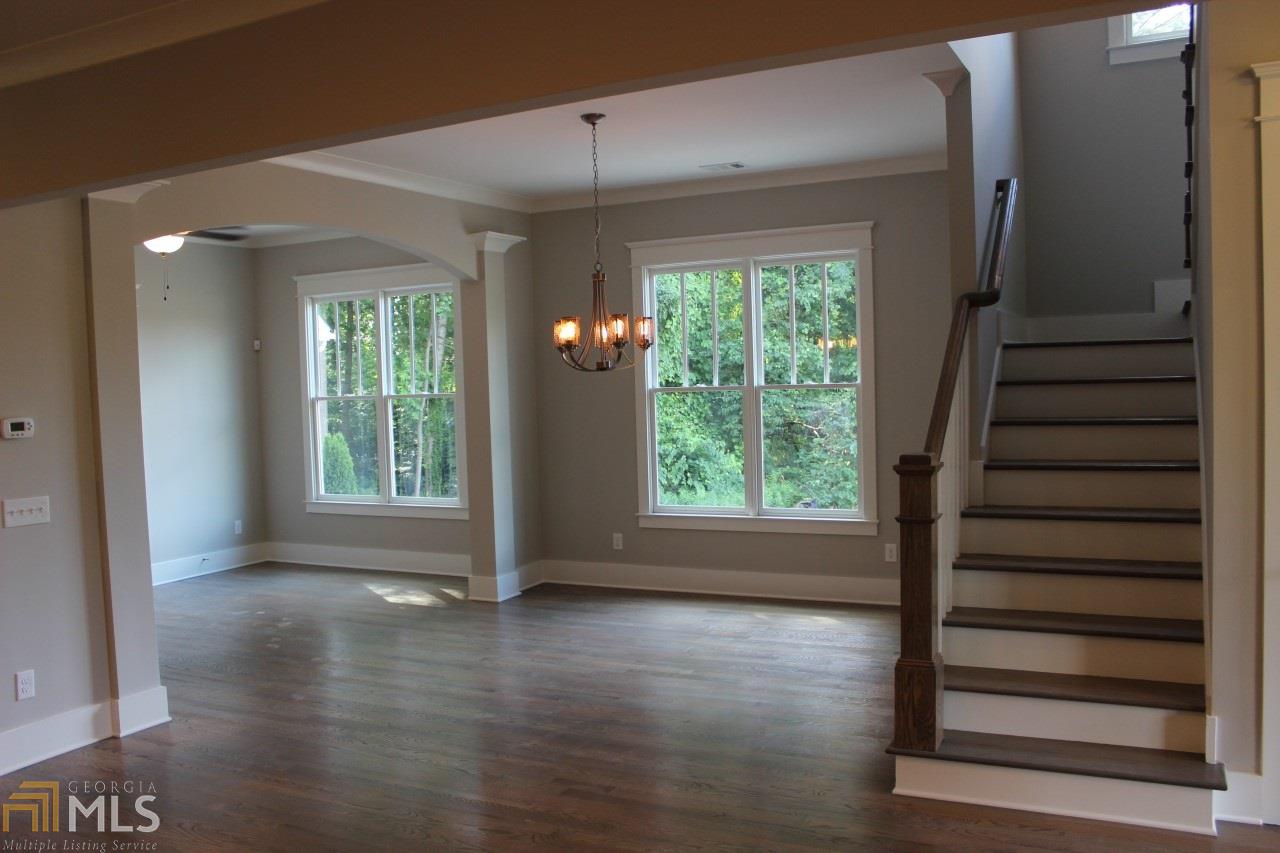 5720 Vineyard Park Trl, Norcross, GA 30071