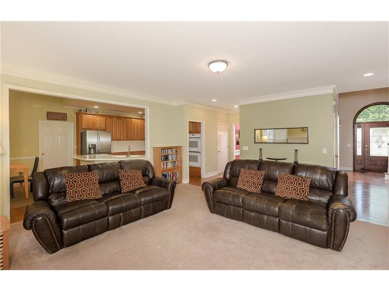540 Rose Border Drive, Roswell, GA 30075