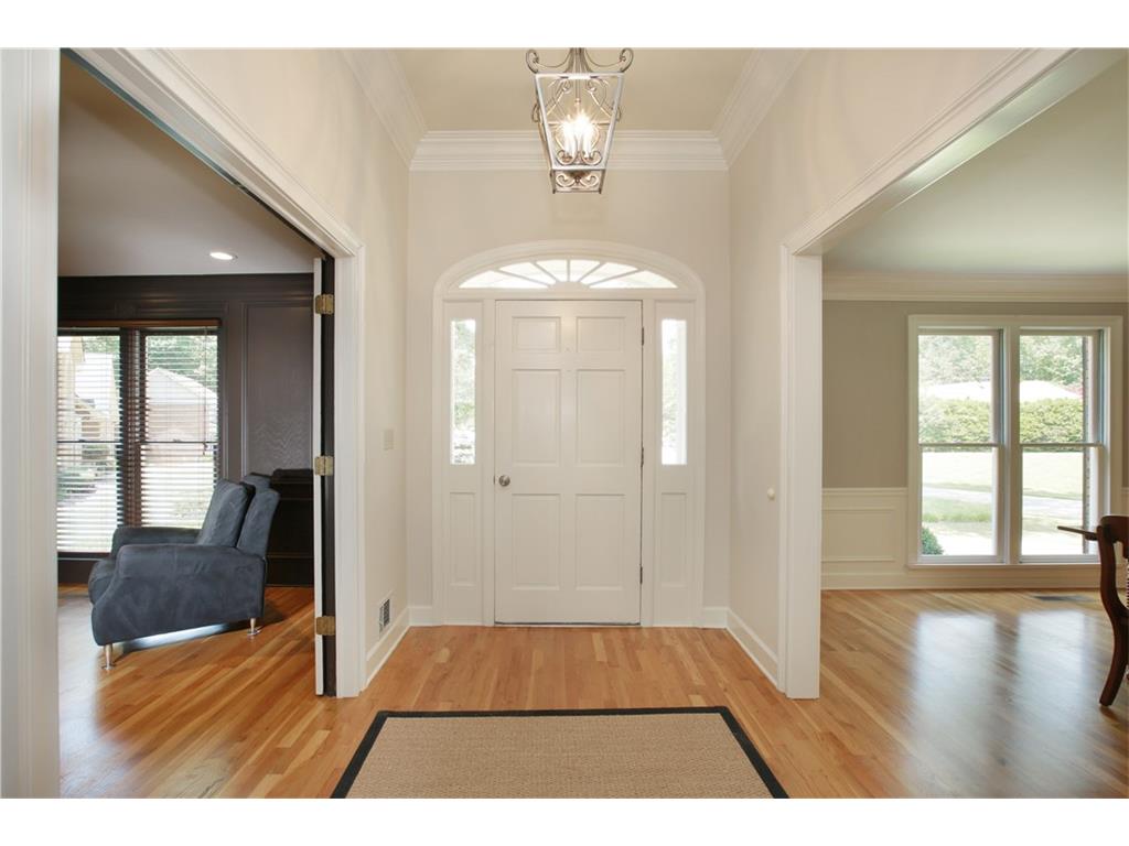 565 Saddle Crest Drive, Roswell, GA 30075