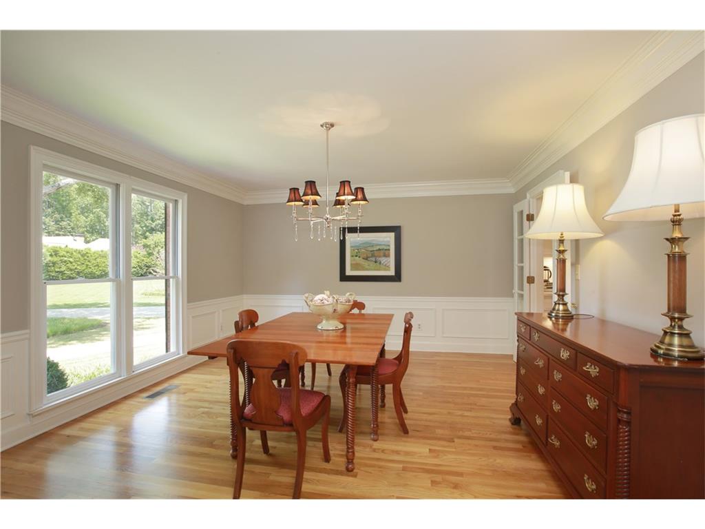 565 Saddle Crest Drive, Roswell, GA 30075