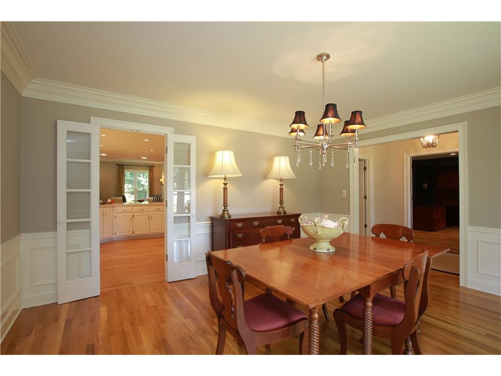 565 Saddle Crest Drive, Roswell, GA 30075