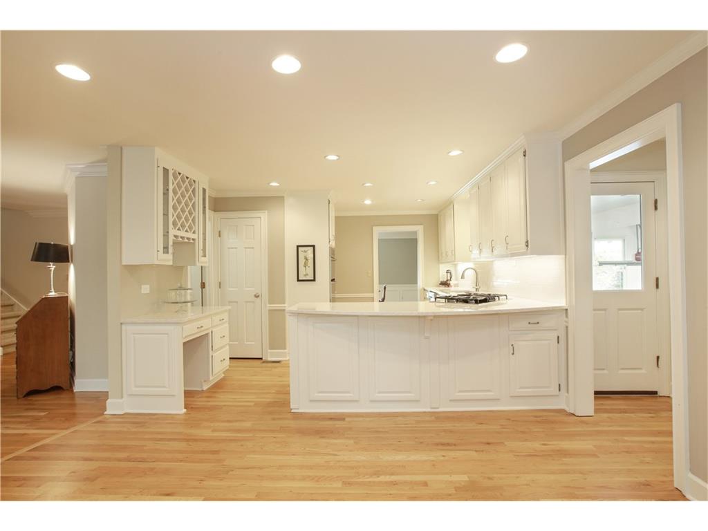 565 Saddle Crest Drive, Roswell, GA 30075