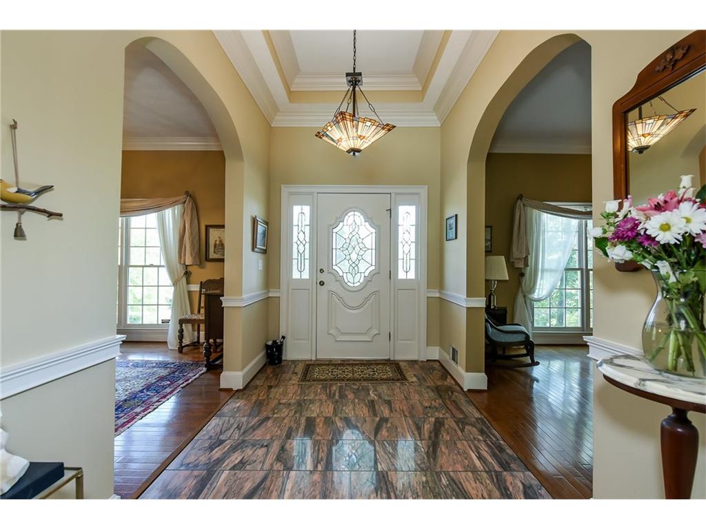 1040 Finnsbury Drive, Roswell, GA 30075