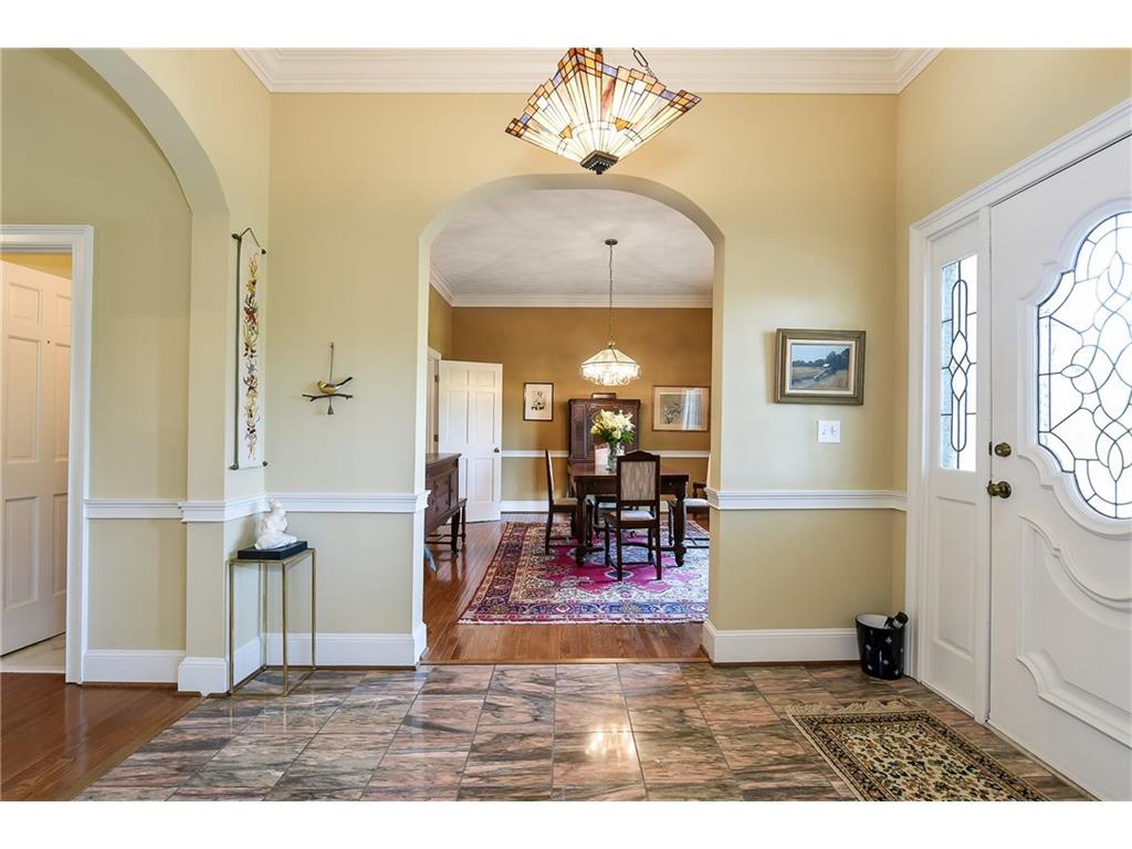1040 Finnsbury Drive, Roswell, GA 30075