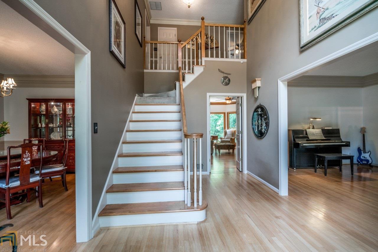 240 Shallow Springs Ct, Roswell, GA 30075