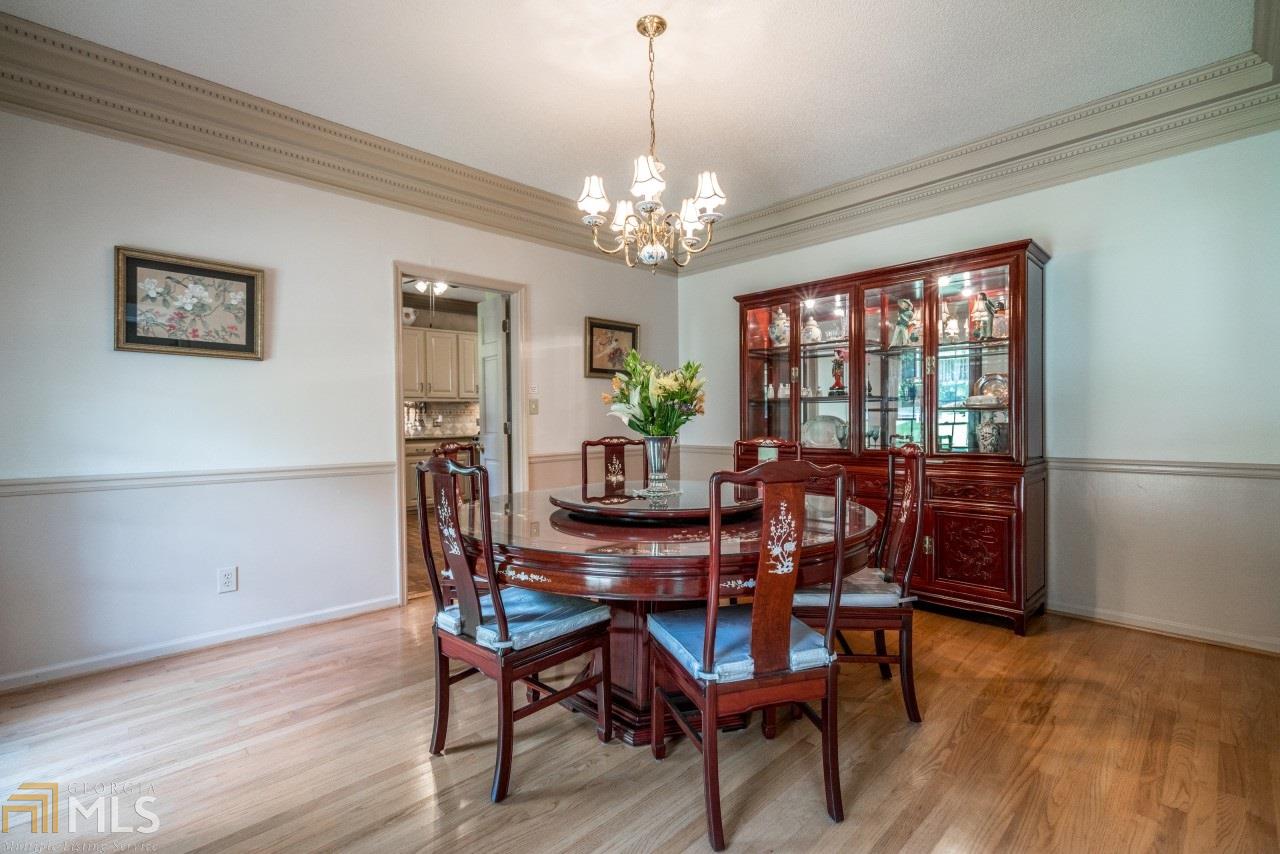 240 Shallow Springs Ct, Roswell, GA 30075