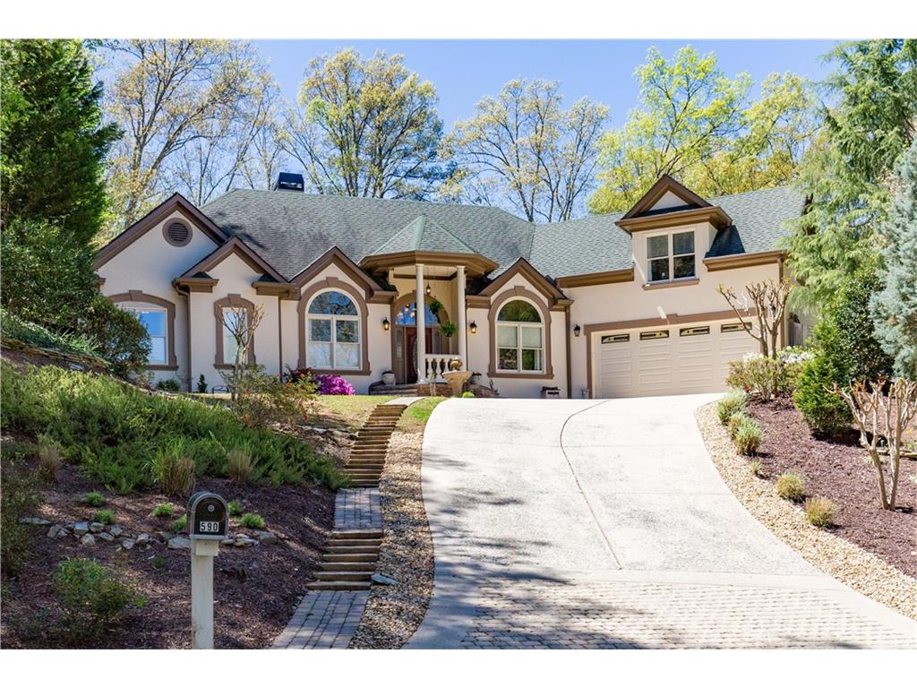 590 Longleaf Drive, Roswell, GA 30075