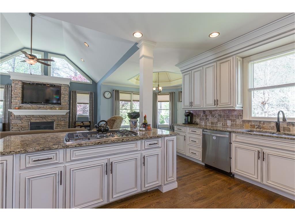 590 Longleaf Drive, Roswell, GA 30075