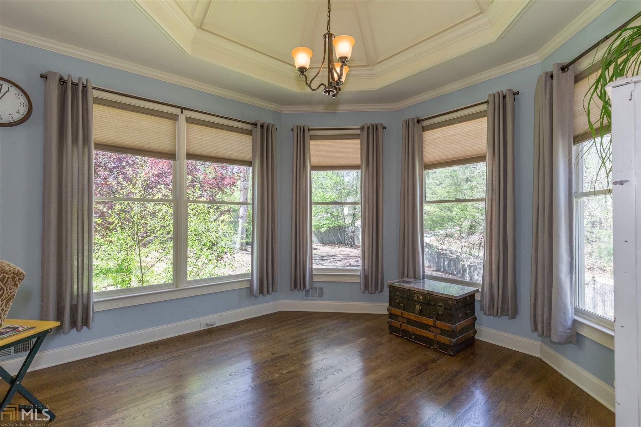 590 Longleaf Dr, Roswell, GA 30075