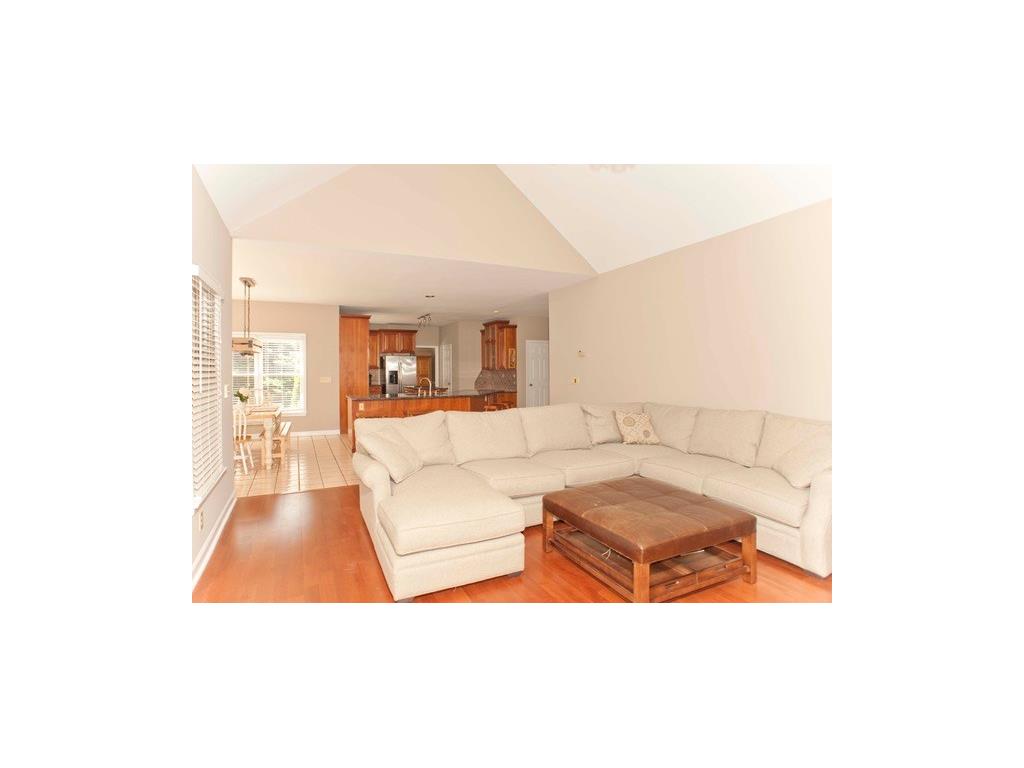 3350 Trails End Circle, Roswell, GA 30075