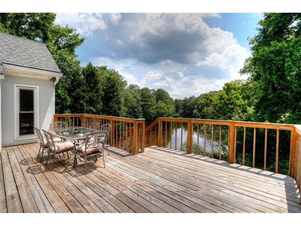 4623 Clary Lakes Drive NE, Roswell, GA 30075