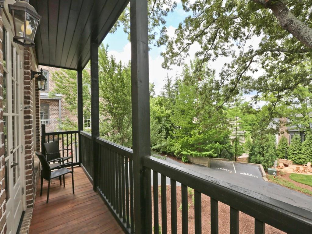 300 Green Oak Drive, Roswell, GA 30075