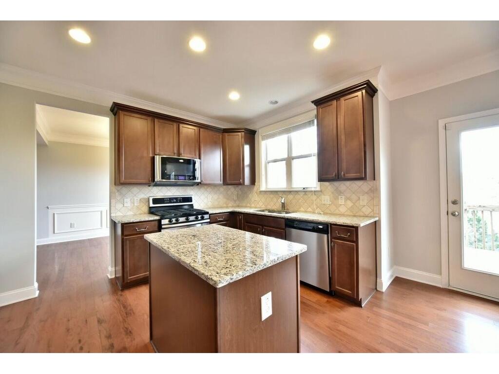 2000 Chelsey Way, Roswell, GA 30075