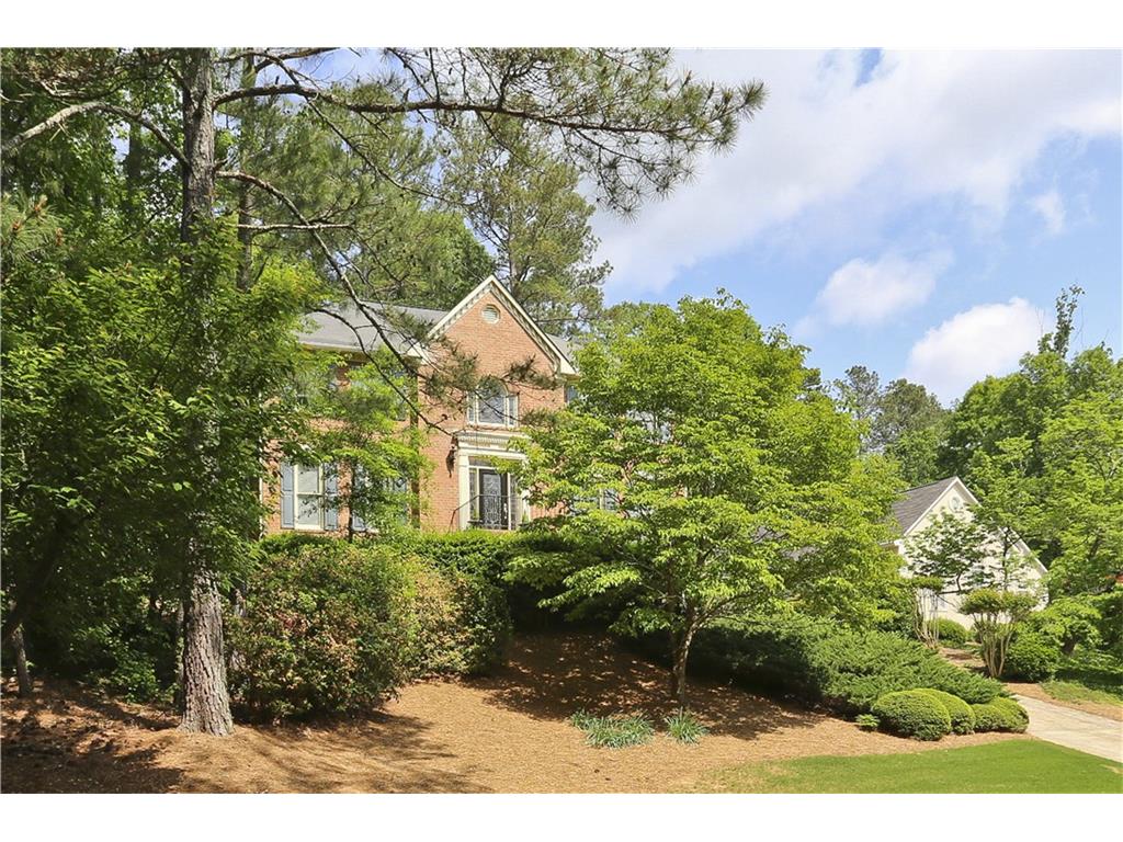 990 Azalea Drive, Roswell, GA 30075