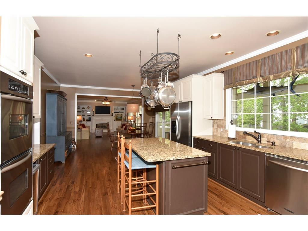 450 Brook Circle, Roswell, GA 30075
