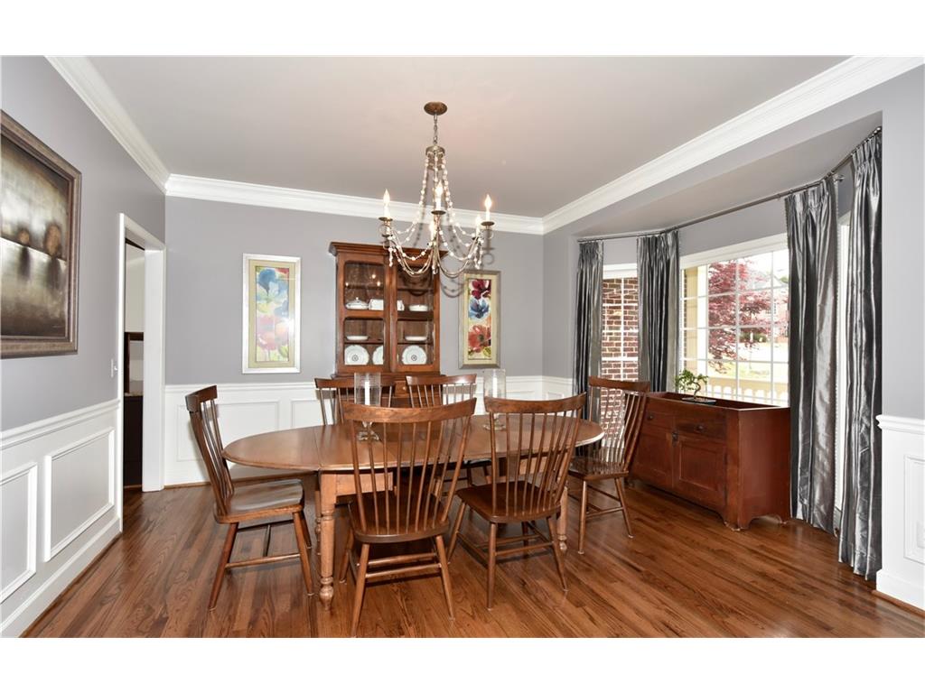 450 Brook Circle, Roswell, GA 30075