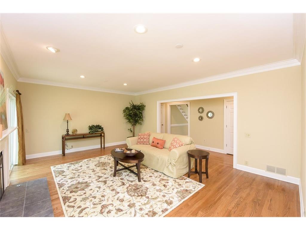 1795 Forest Pond Lane, Roswell, GA 30075